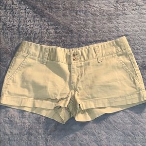 Mossimo khaki shorts❤️